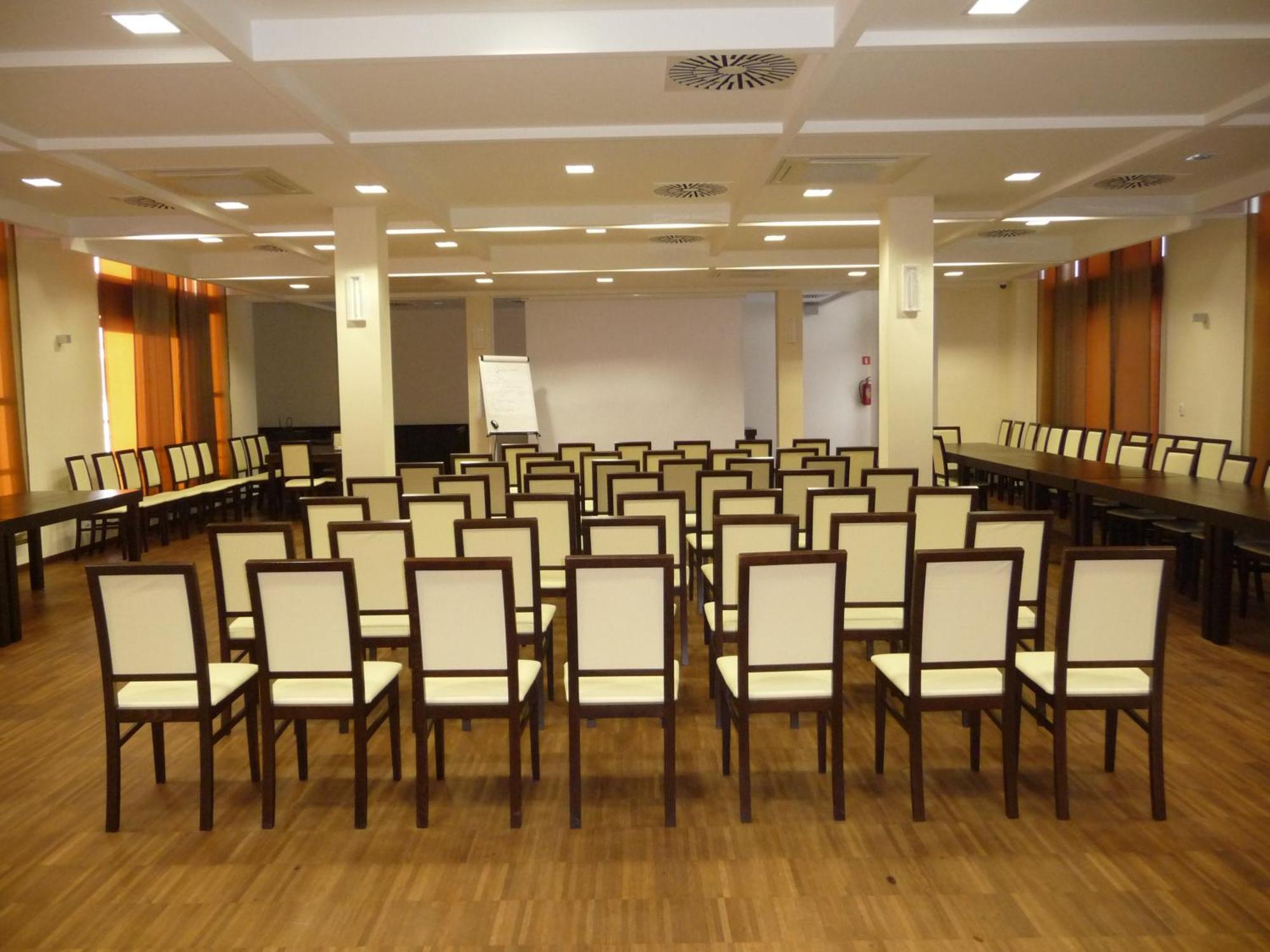 Hotel Aviator Kielce "Business Hotel Medical & Spa" Exterior foto